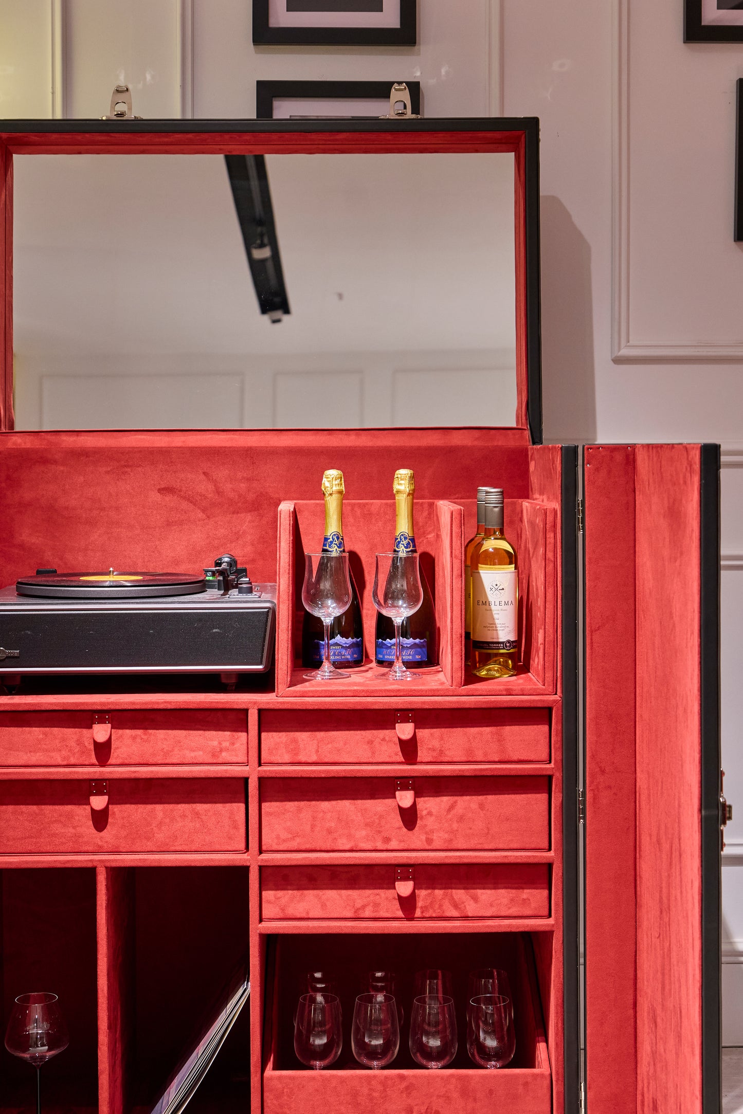 Gramophone record player cabinet|Black |Copper wire collection