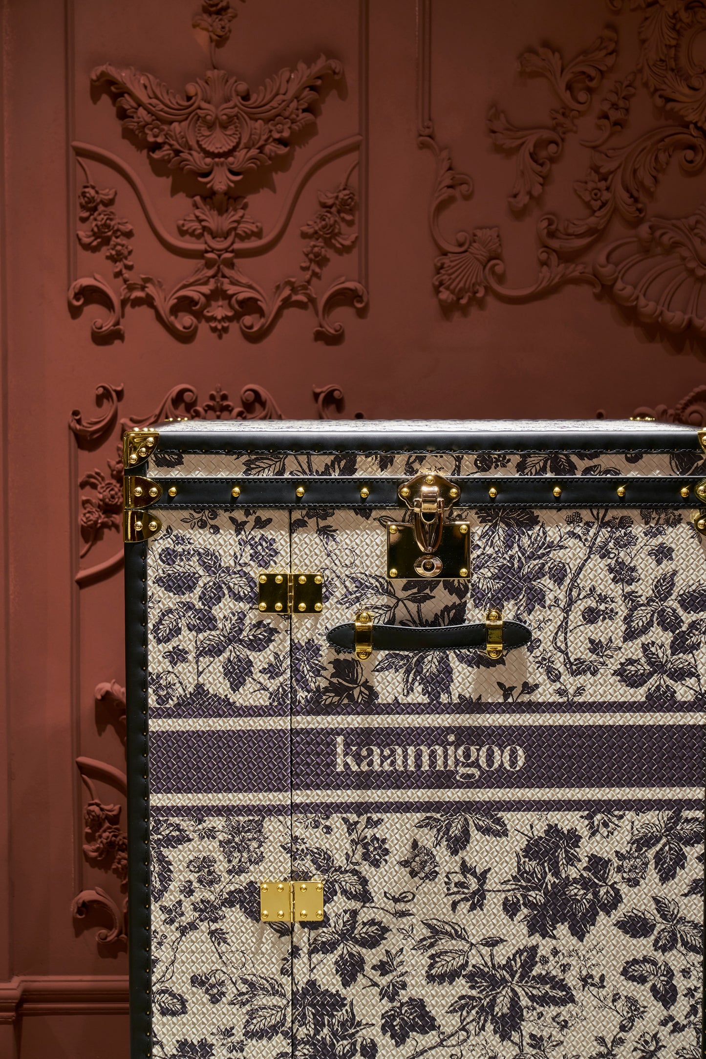 Dressing Table | Black with white | Leather collection