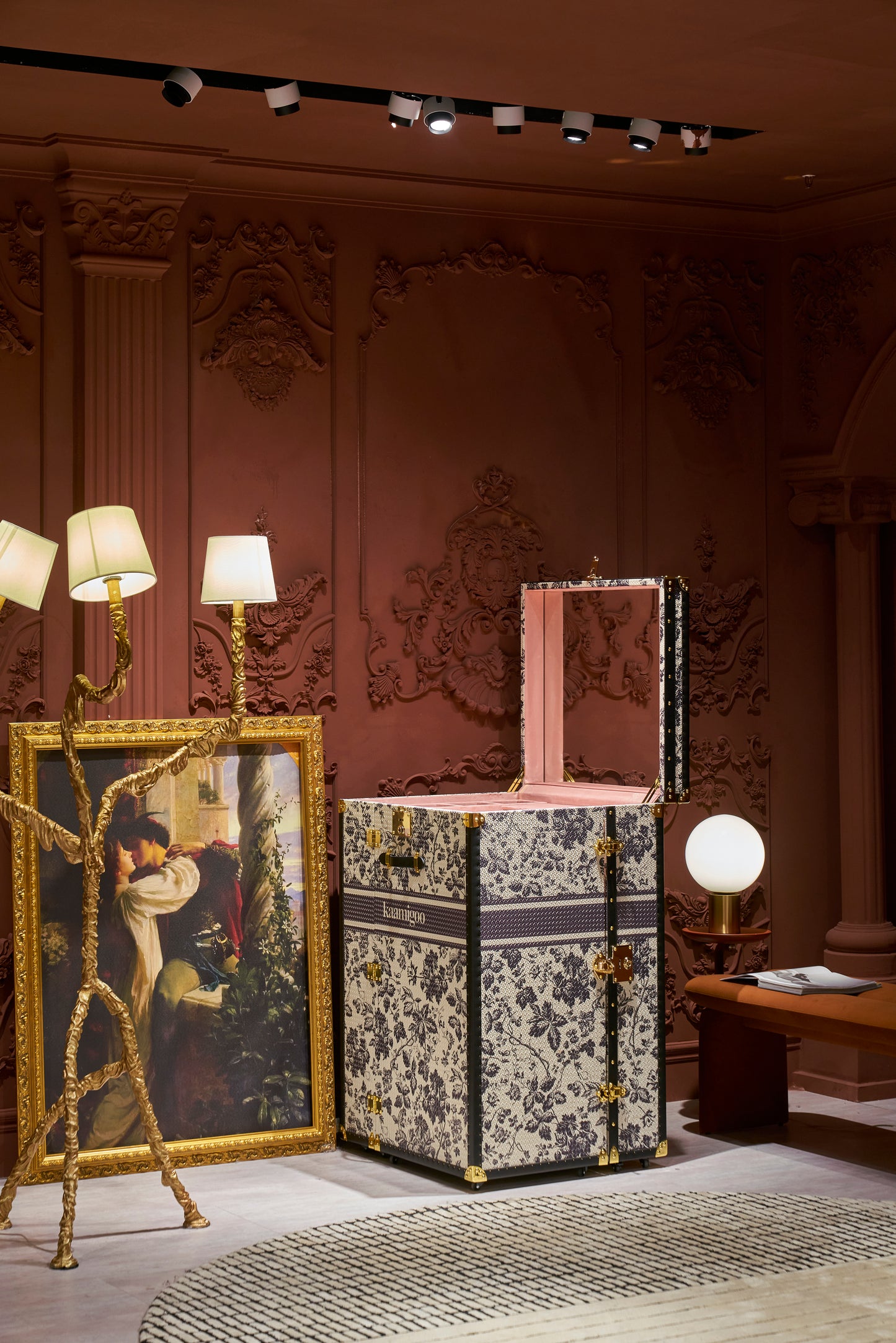 Dressing Table | Black with white | Leather collection