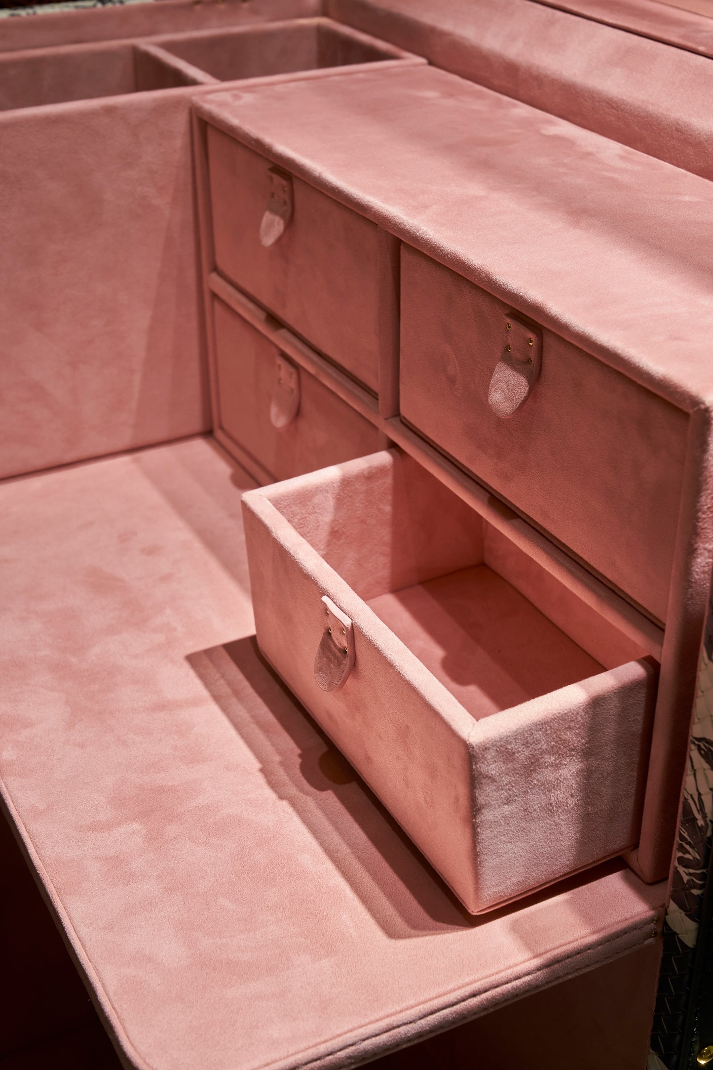 Dressing Table | Black with white | Leather collection