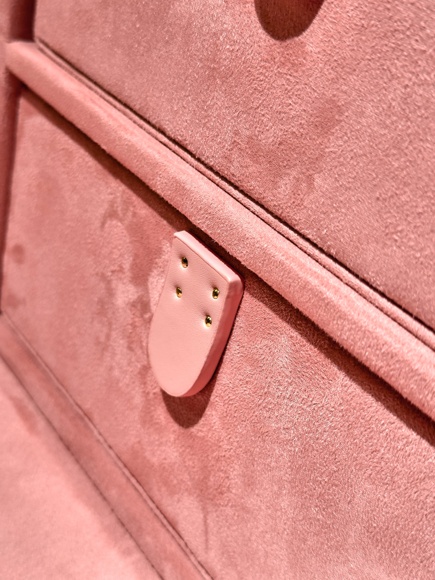 Dressing Table | Pink | Copper wire collection