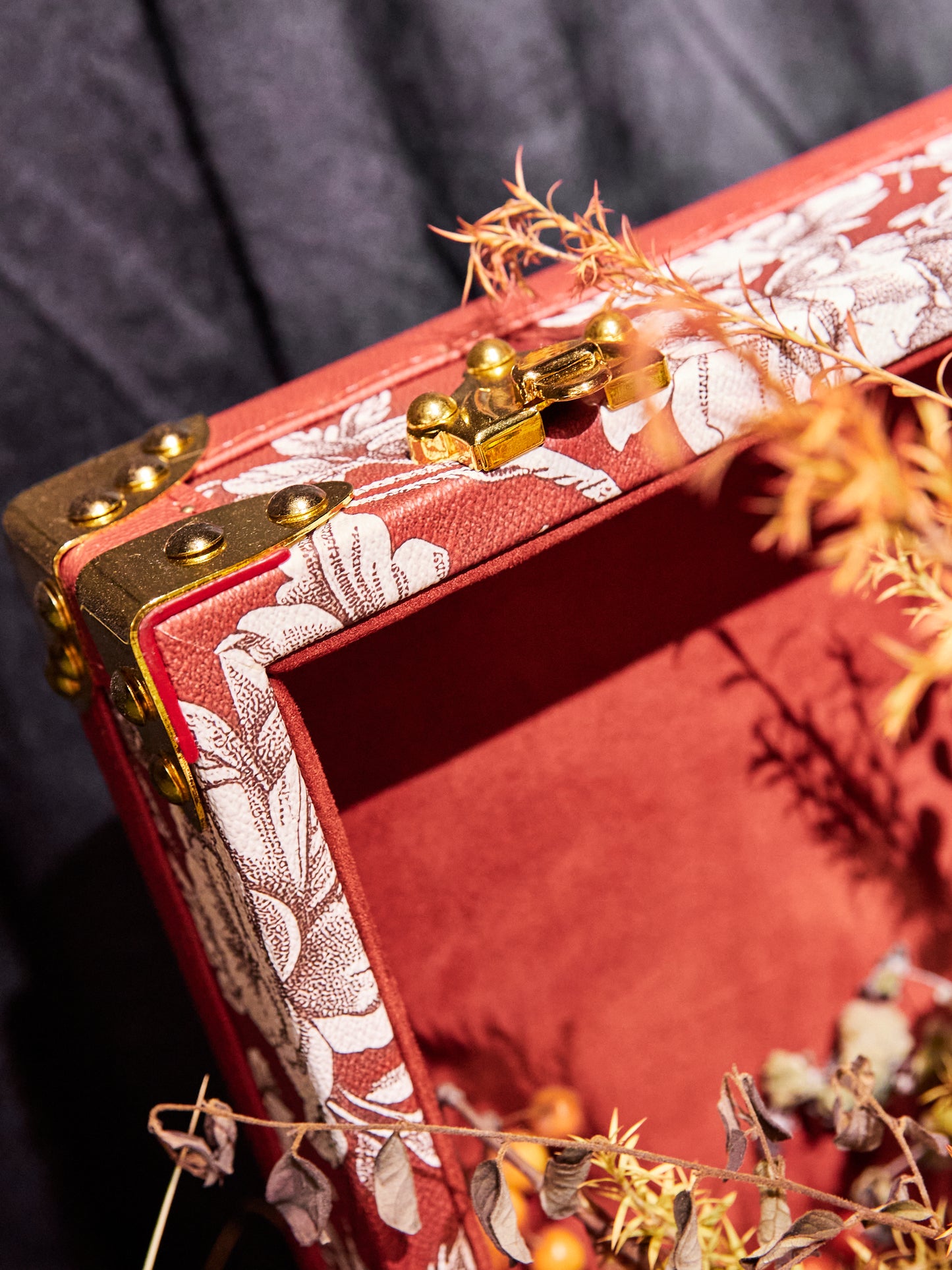 Tower Case | Red | Leather collection
