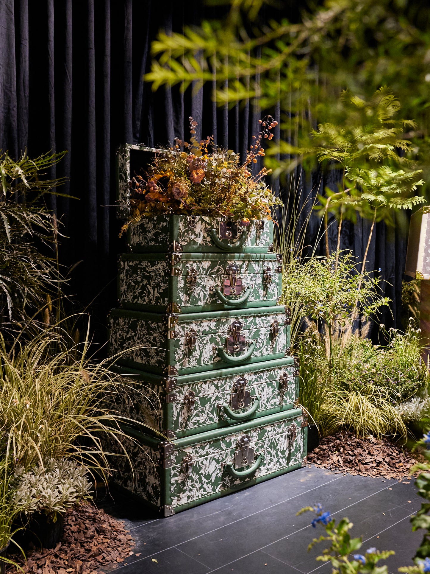 Tower Case | Emerald-green | Leather collection