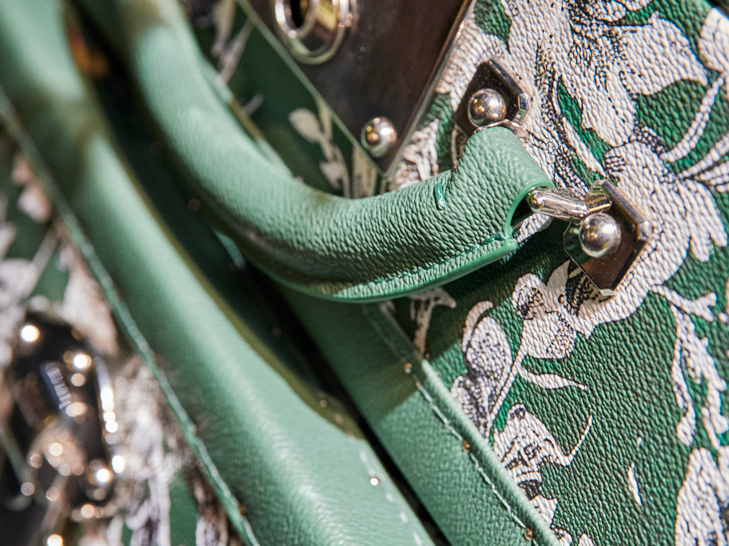 Tower Case | Emerald-green | Leather collection