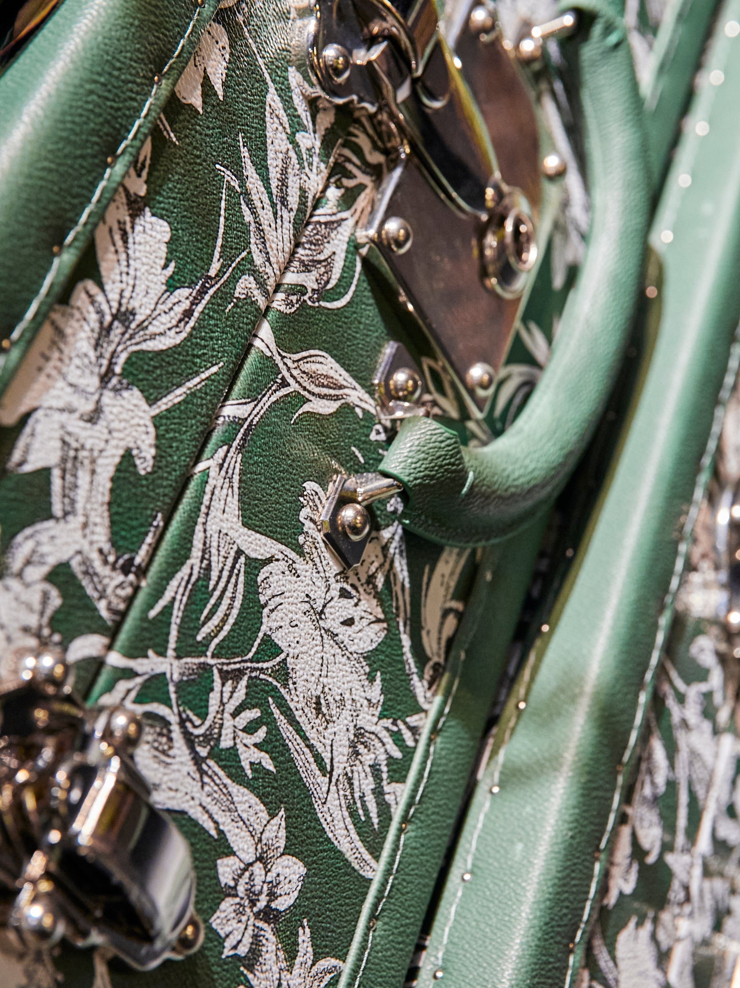 Tower Case | Emerald-green | Leather collection