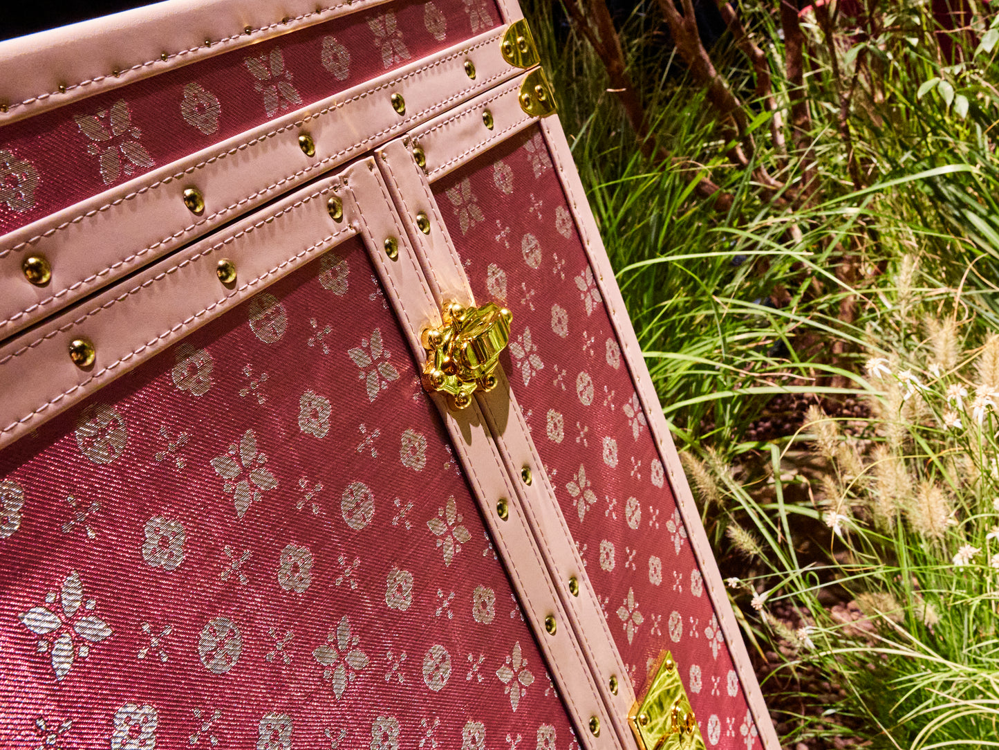 Dressing Table | Pink | Copper wire collection