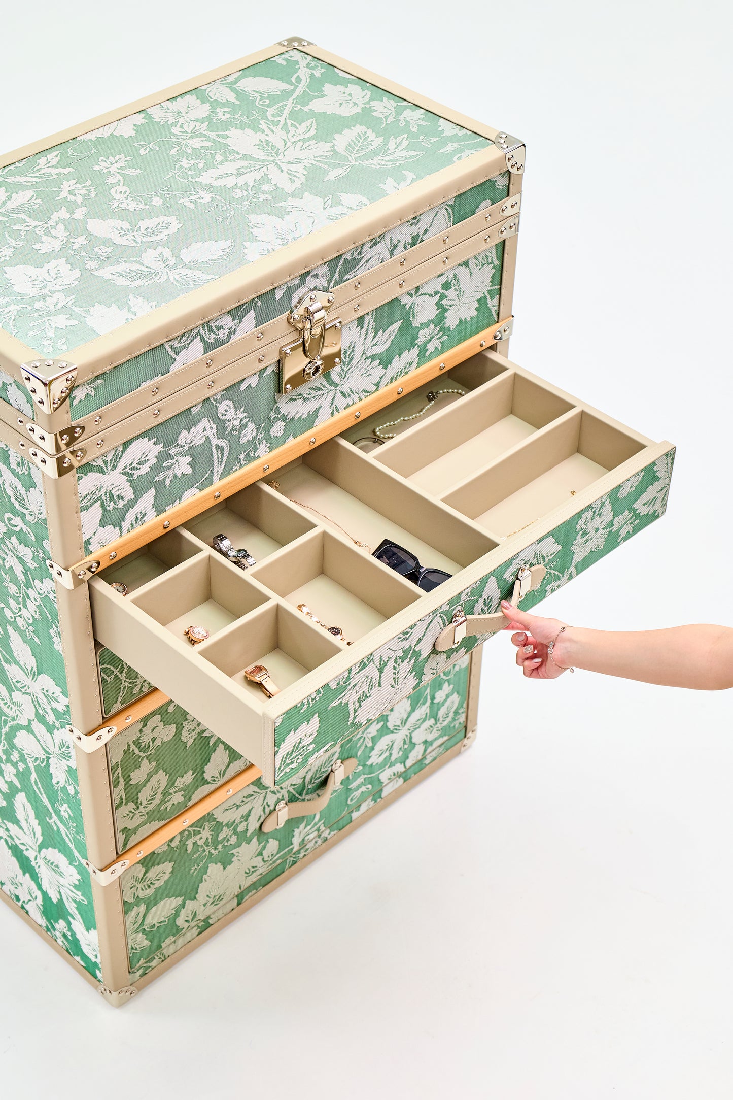 Jewelry Cabinet | Summer Green | Copper wire collection