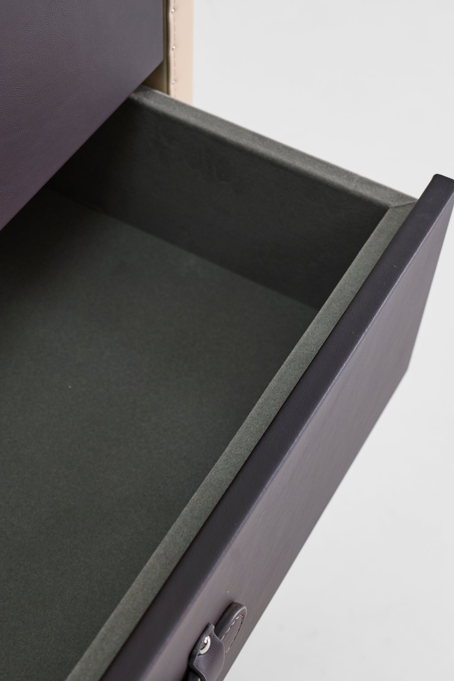 Jewelry Armoire |Black-cream beige |Leather Collection