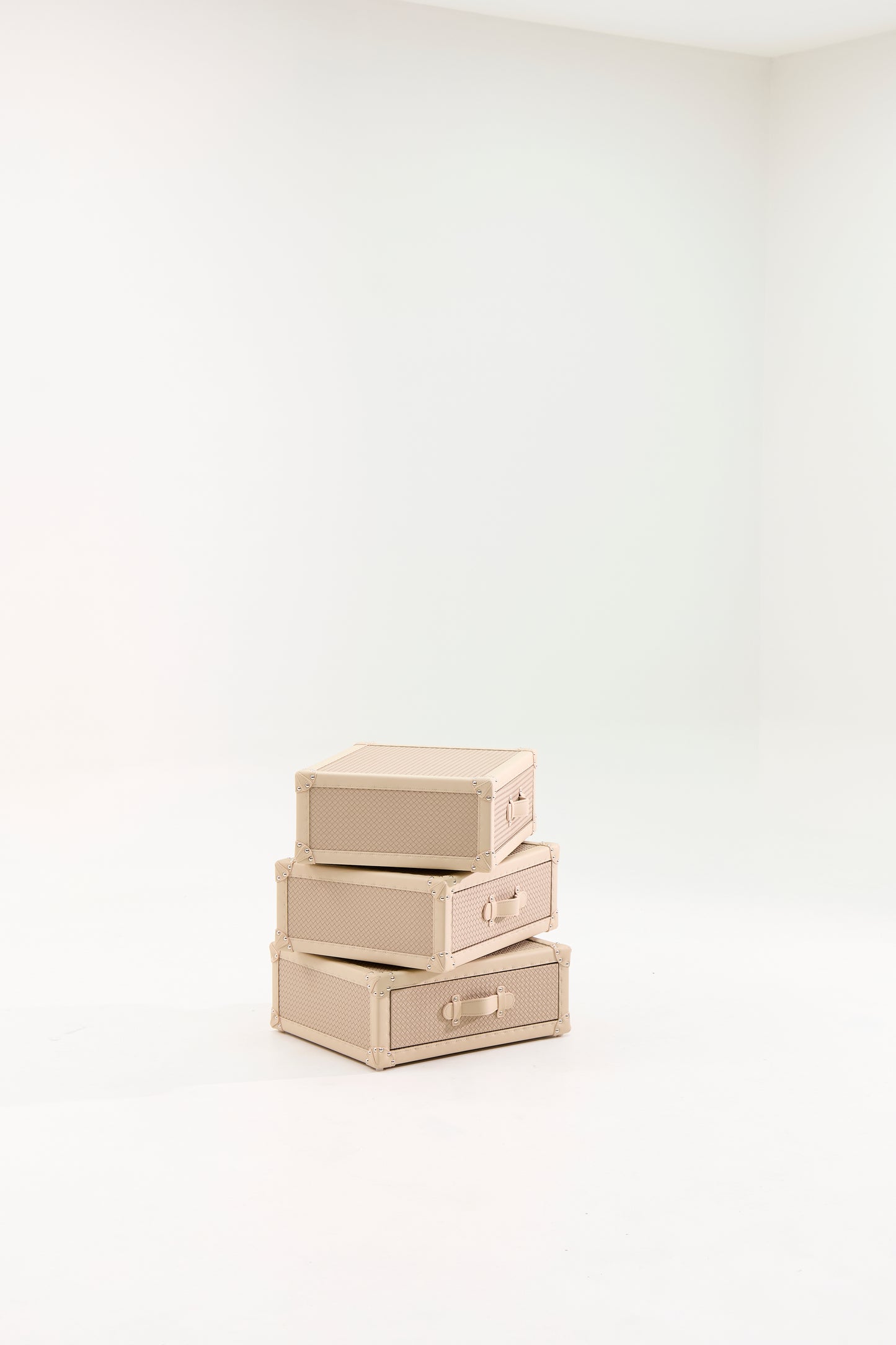 Rotating Triple Drawer Cabinet|Cream | Leather collection