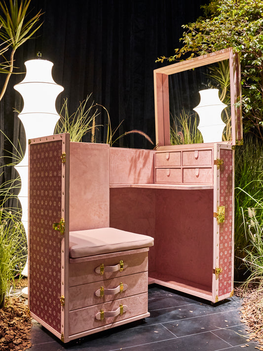 Dressing Table | Pink | Copper wire collection